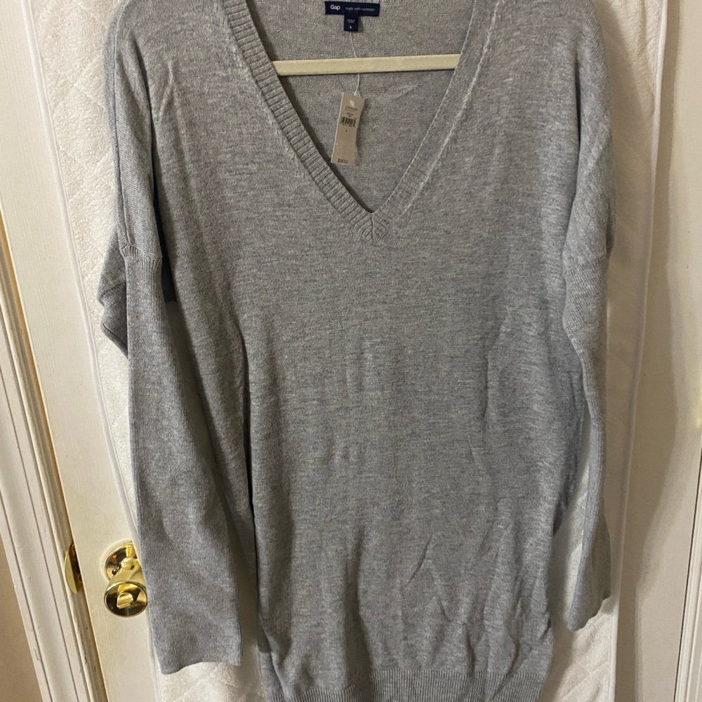 Gap gray v-neck tunic belted sweater Large